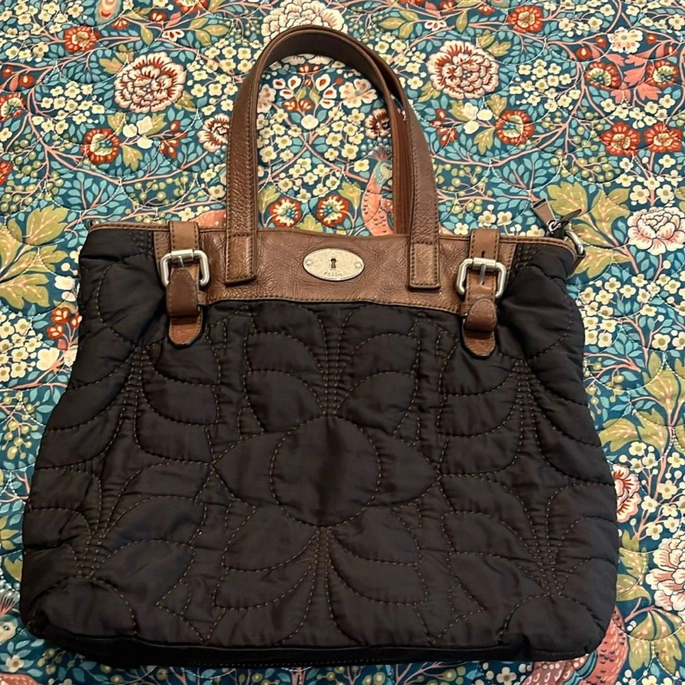 Fossil key per leather trim tote